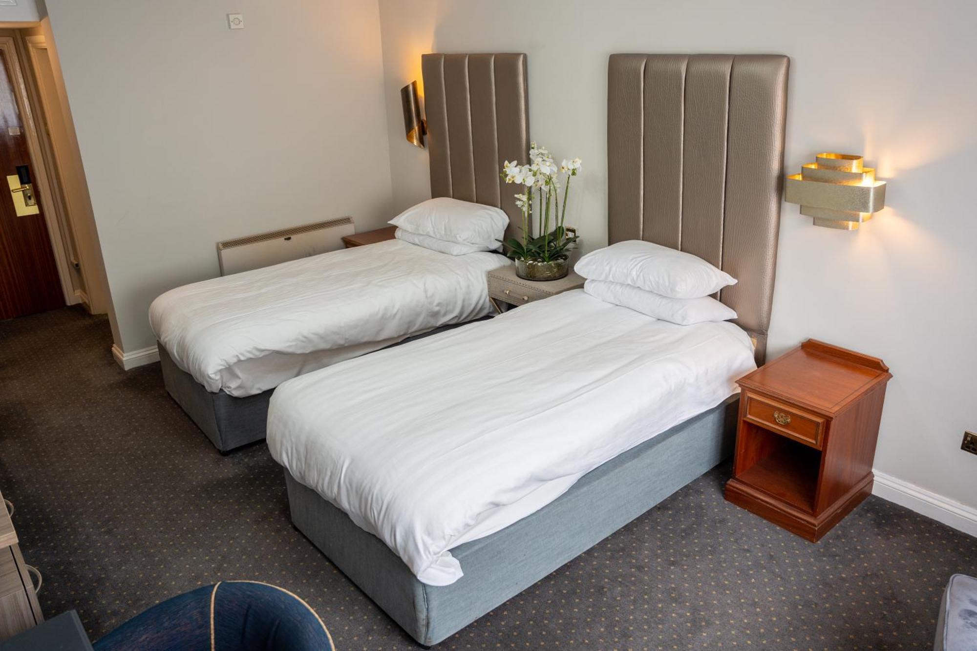 The Pear Tree Inn & Country Hotel Hindlip Esterno foto