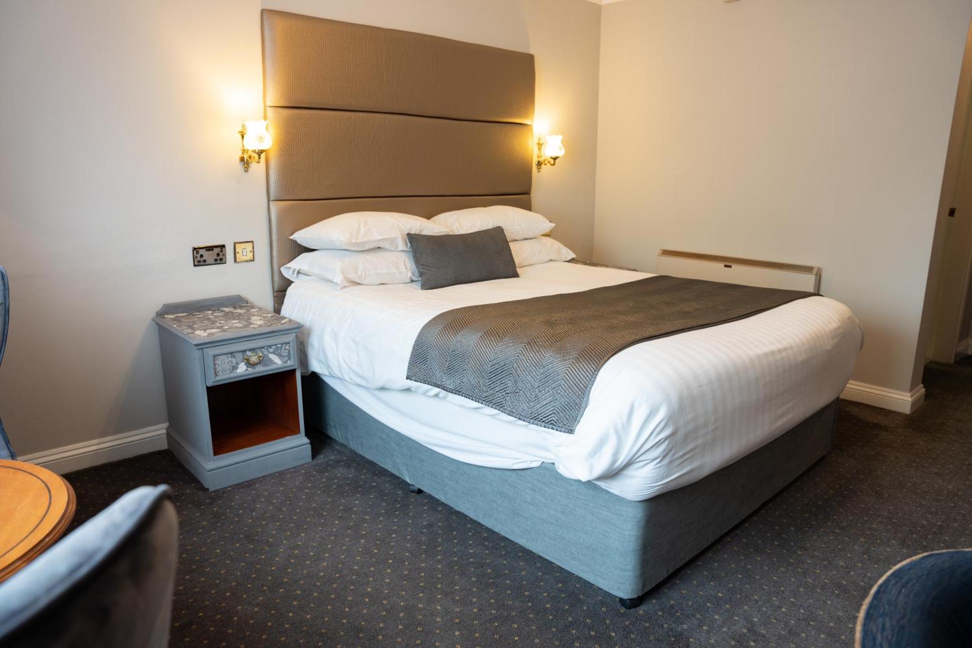 The Pear Tree Inn & Country Hotel Hindlip Esterno foto