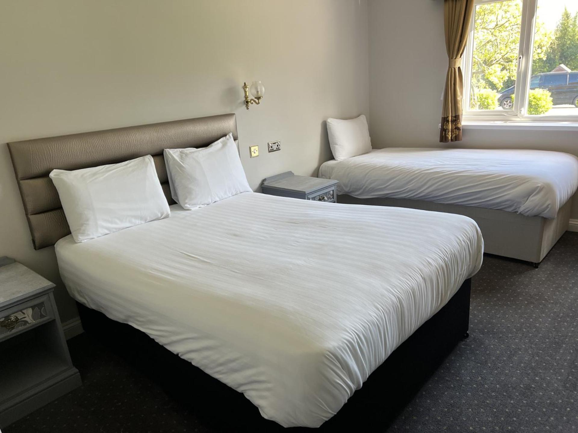 The Pear Tree Inn & Country Hotel Hindlip Esterno foto